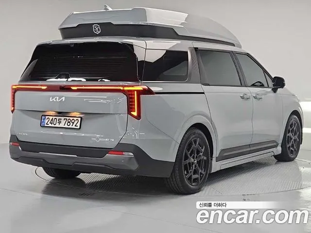 Kia Carnival 2024 thumb 4