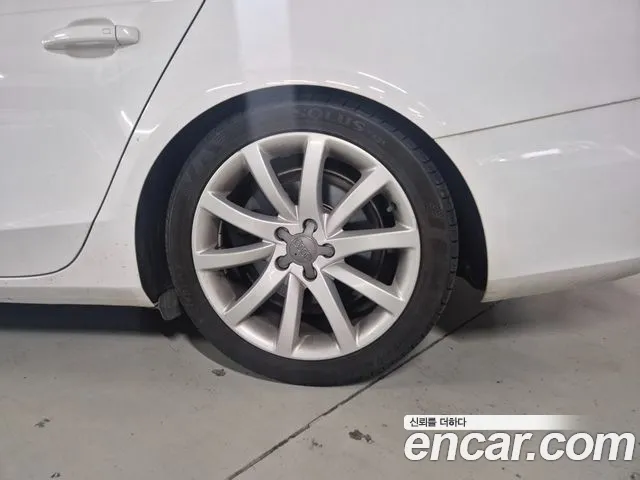 Audi A4 2014 thumb 5
