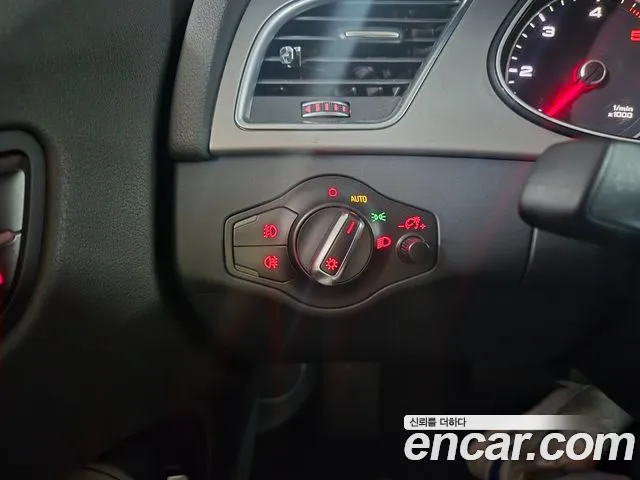 Audi A4 2014 thumb 8