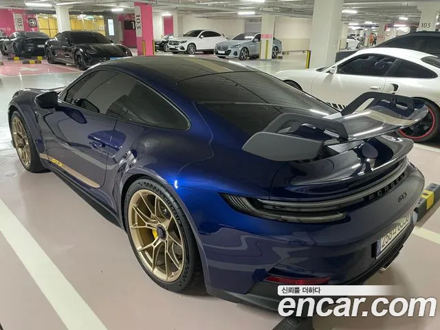 Porsche 911 2022 thumb 2