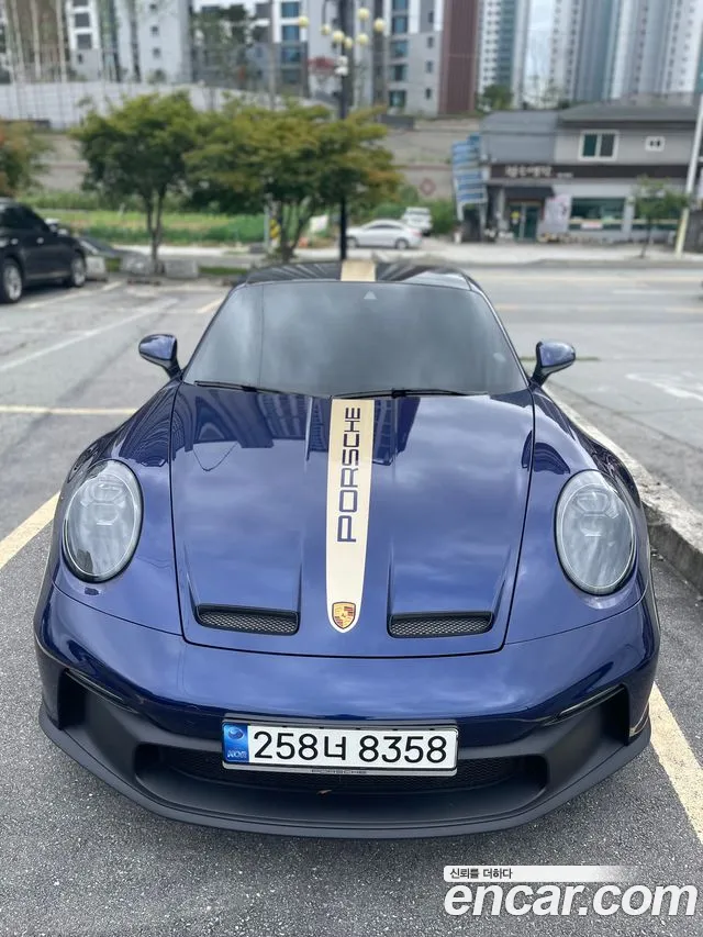Porsche 911 2022 thumb 3