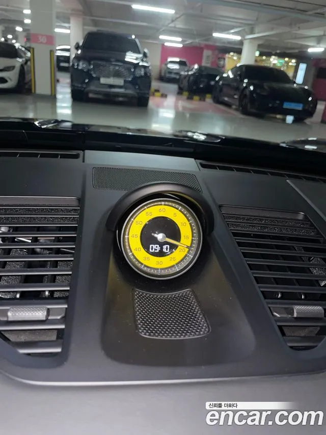 Porsche 911 2022 thumb 7