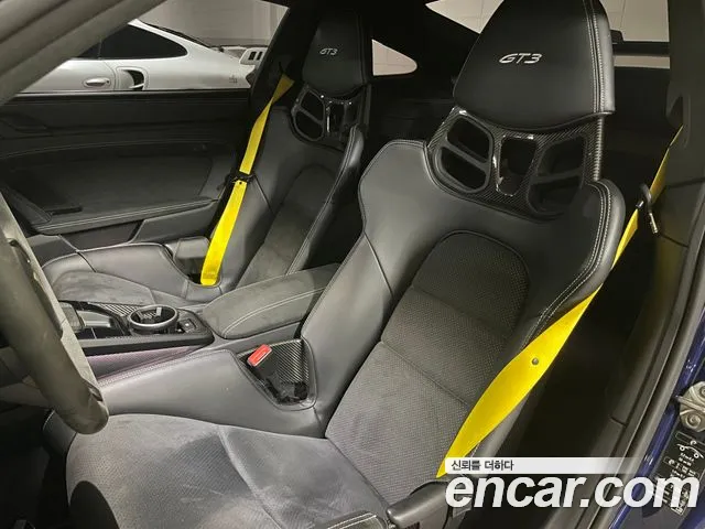 Porsche 911 2022 thumb 10