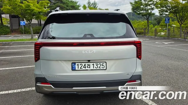 Kia Carnival 2024 thumb 4