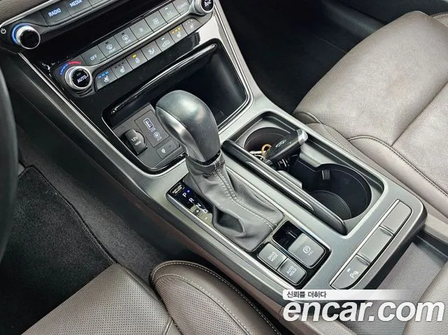Hyundai Grandeur 2017 thumb 9