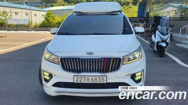 Kia Carnival 2019 thumb 2
