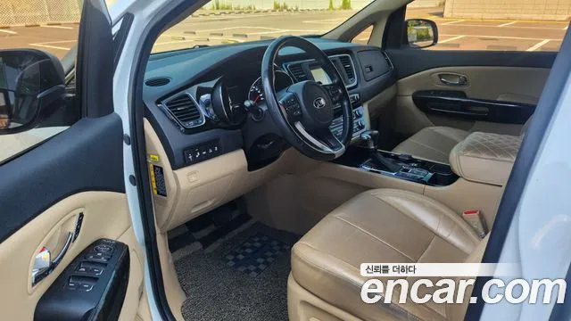Kia Carnival 2019 thumb 5
