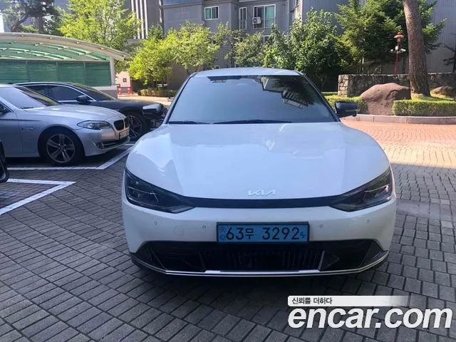 Kia EV6 2024 thumb 2