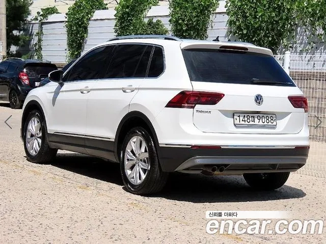 Volkswagen Tiguan 2019 thumb 3