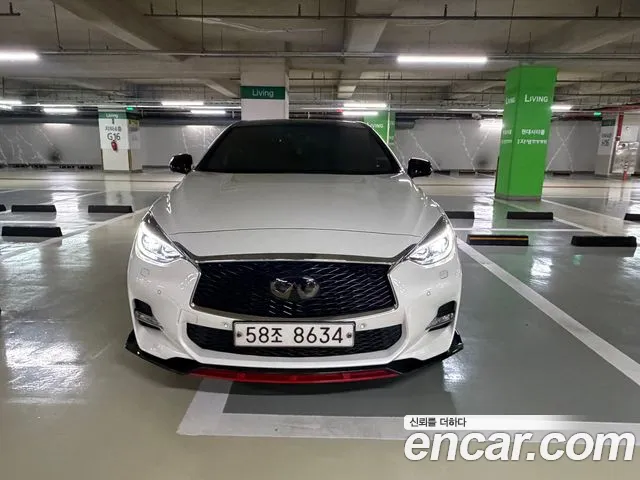 Infiniti Q30 2017 thumb 3