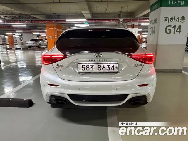 Infiniti Q30 2017 thumb 4