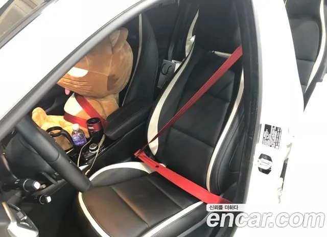 Infiniti Q30 2017 thumb 10