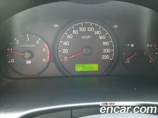Hyundai Starex 2010 thumb 6