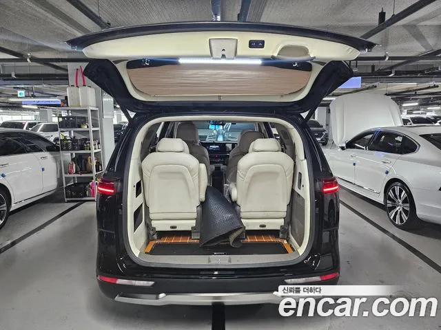 Kia Carnival 2022 thumb 3