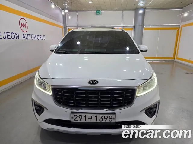 Kia Carnival 2018 thumb 2