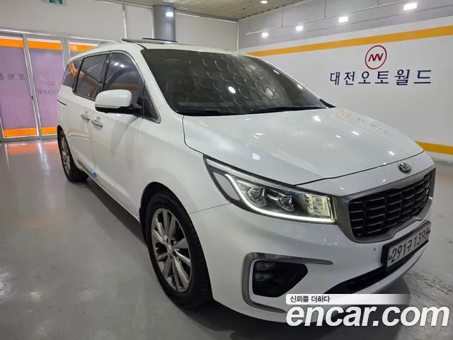 Kia Carnival 2018 thumb 3