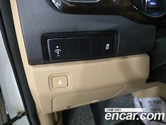 Kia Carnival 2018 thumb 9