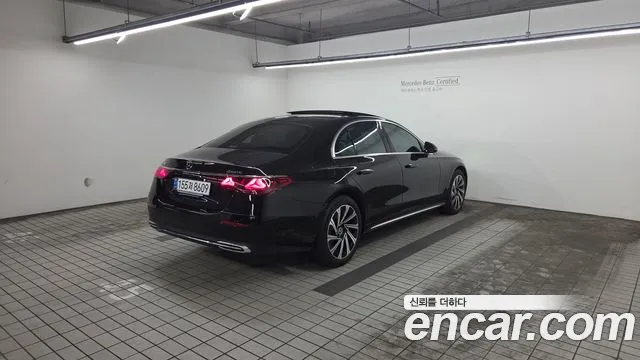 Mercedes-Benz E-Класс 2025 thumb 2