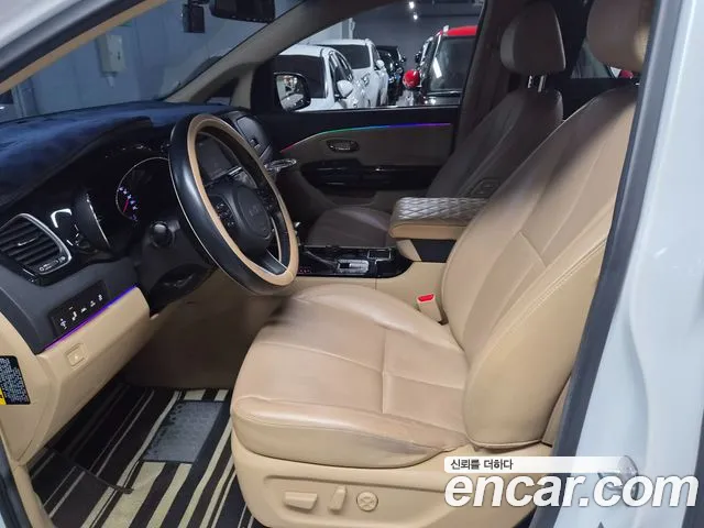 Kia Carnival 2019 thumb 10