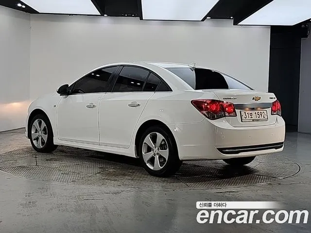 ChevroletGMDaewoo Cruze 2011 thumb 3
