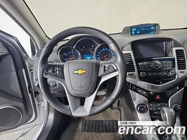 ChevroletGMDaewoo Cruze 2011 thumb 8