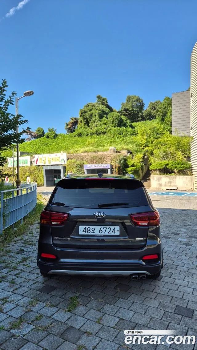 Kia Sorento 2018 thumb 4