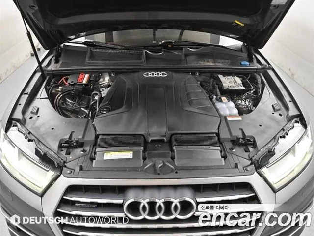 Audi Q7 2019 thumb 6