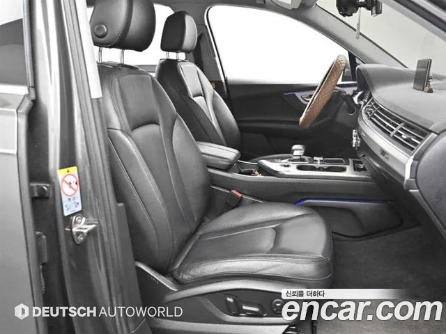 Audi Q7 2019 thumb 10