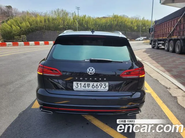 Volkswagen Touareg 2020 thumb 2