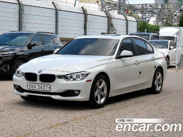BMW 3-Series 2012 thumb 2