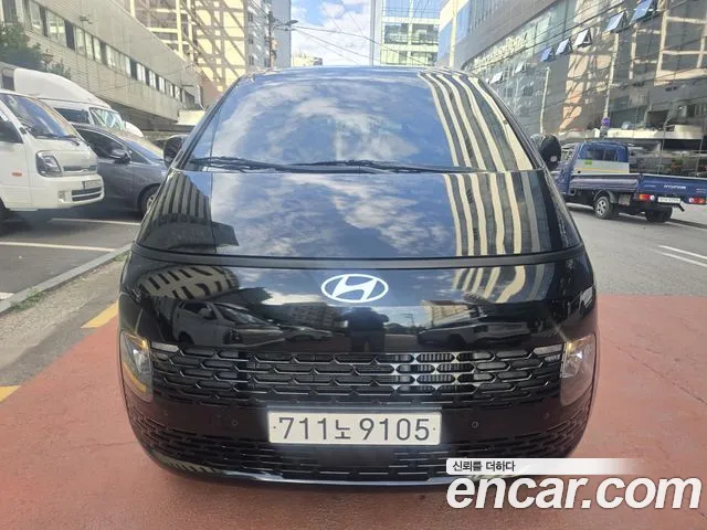 Hyundai Staria 2024 thumb 2