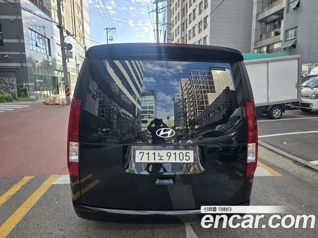 Hyundai Staria 2024 thumb 4