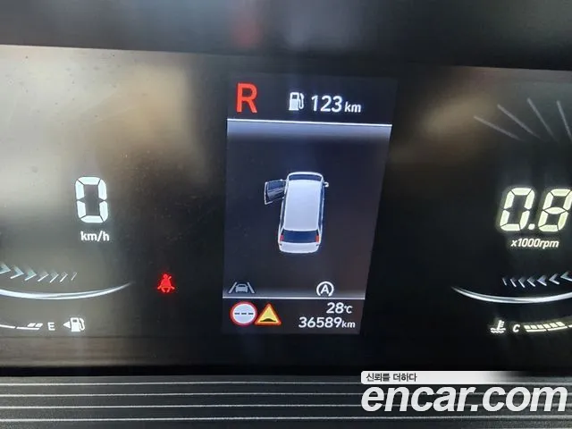 Hyundai Staria 2024 thumb 8