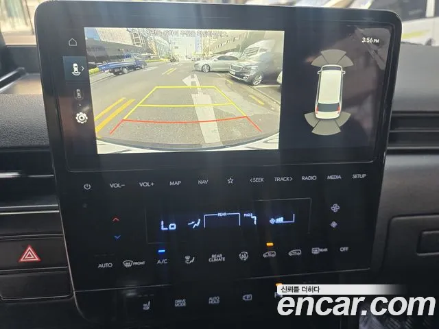 Hyundai Staria 2024 thumb 9