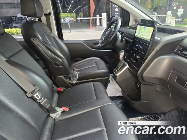 Hyundai Staria 2024 thumb 10