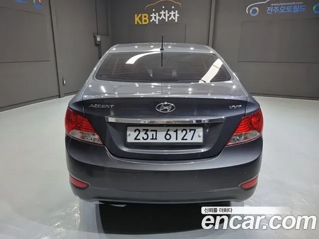 Hyundai Accent 2011 thumb 5