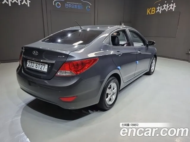 Hyundai Accent 2011 thumb 6