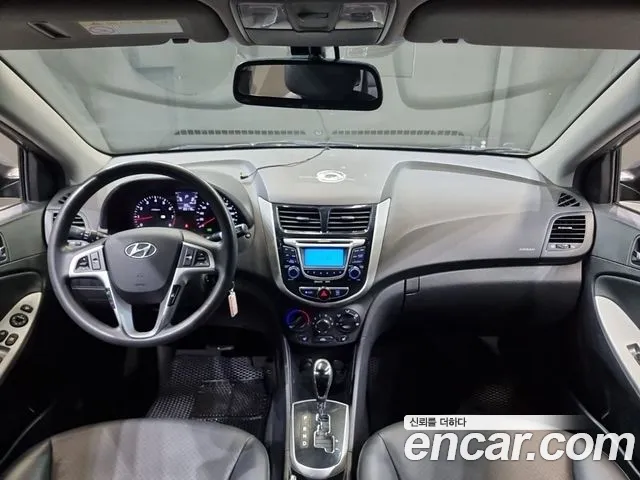 Hyundai Accent 2011 thumb 8