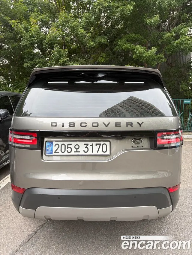 Land Rover Discovery 2017 thumb 4