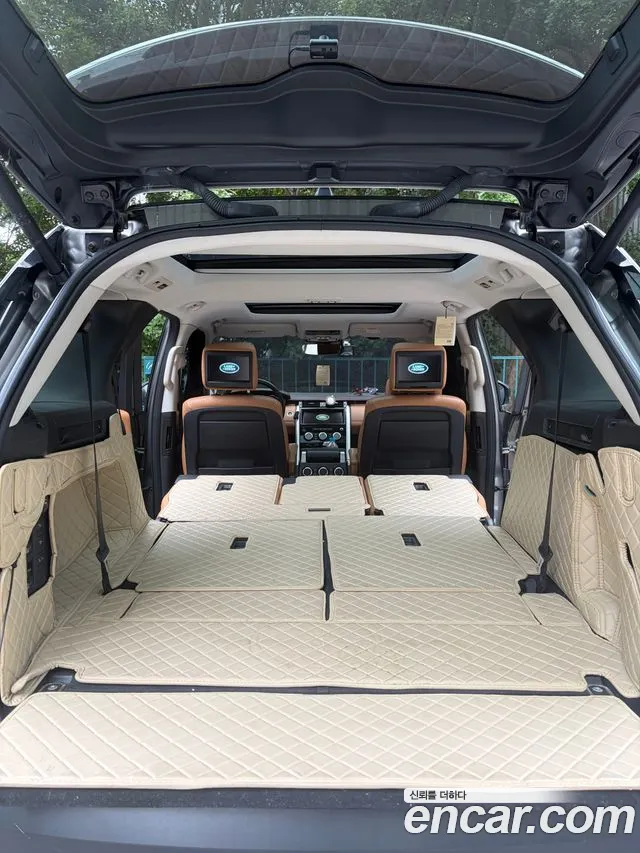 Land Rover Discovery 2017 thumb 9