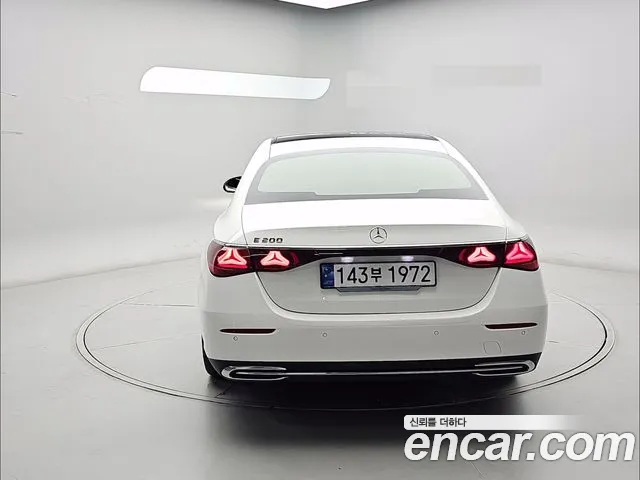 Mercedes-Benz E-Класс 2024 thumb 2