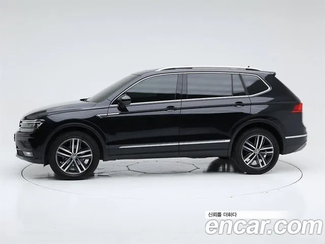 Volkswagen Tiguan 2018 thumb 3