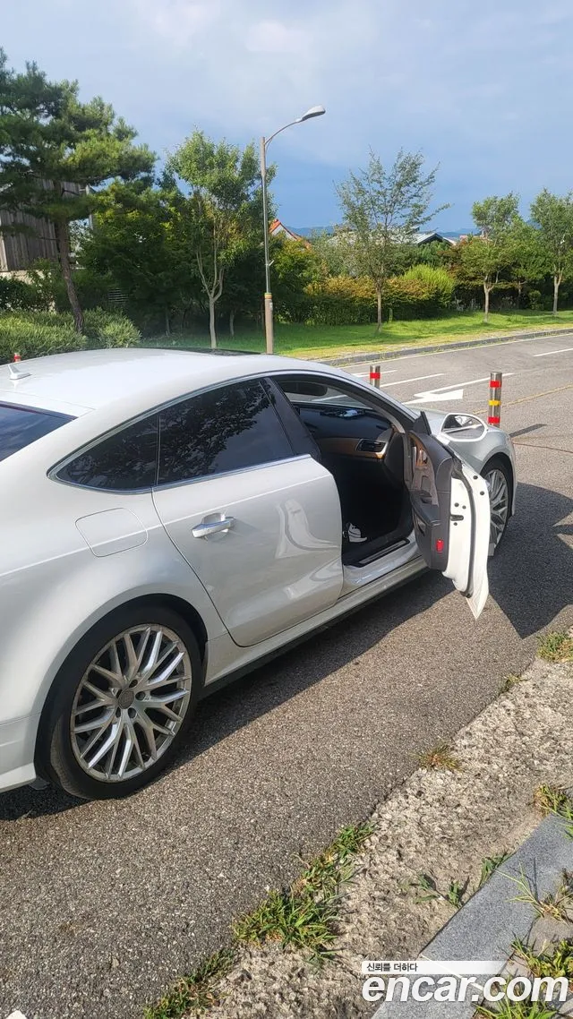 Audi A7 2016 thumb 3