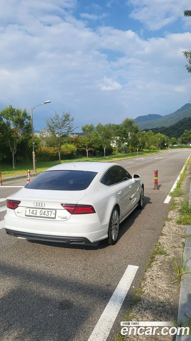 Audi A7 2016 thumb 4