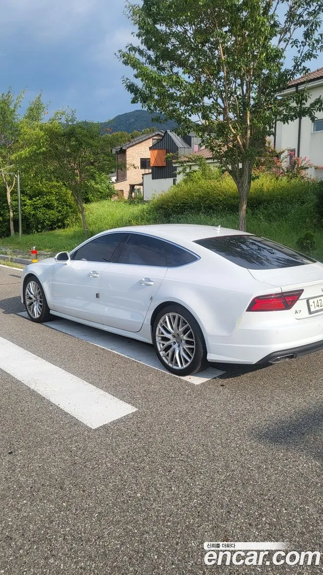 Audi A7 2016 thumb 5