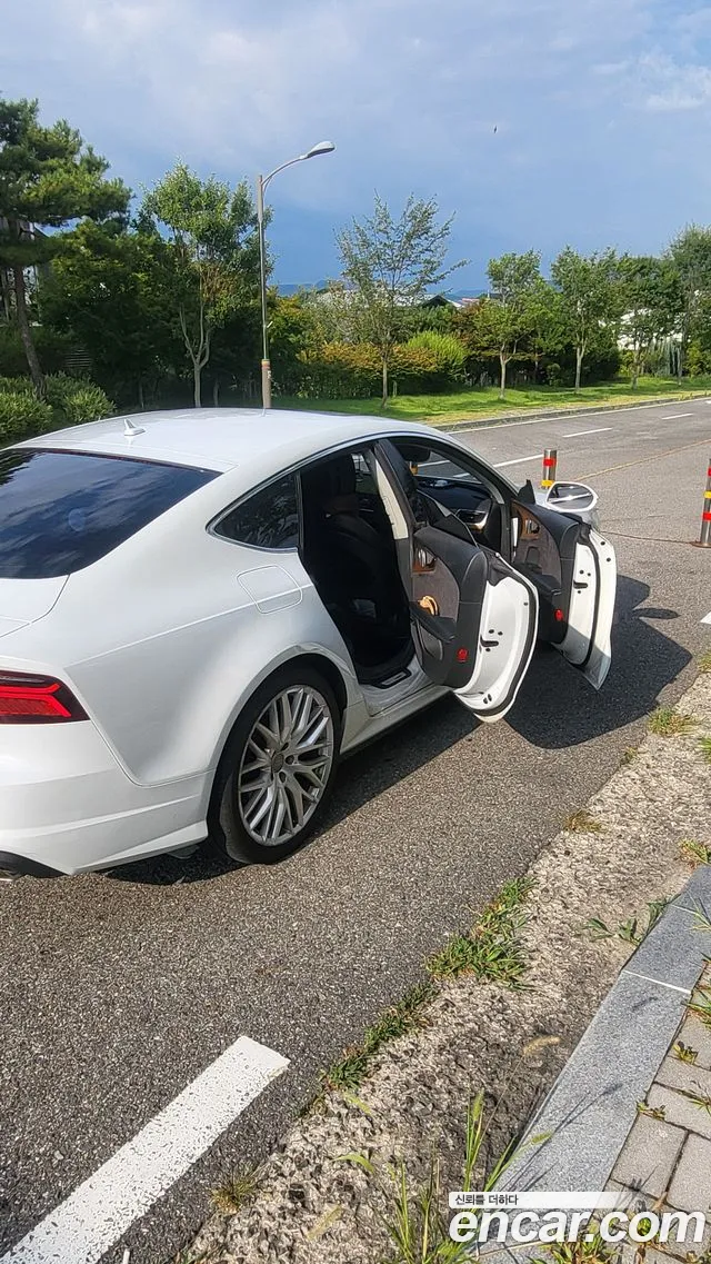 Audi A7 2016 thumb 6