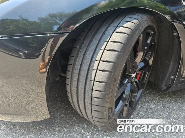 Audi R8 2011 thumb 7