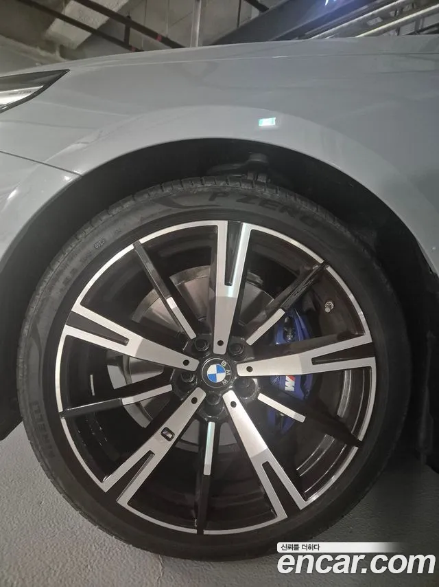 BMW 5-Series 2025 thumb 5