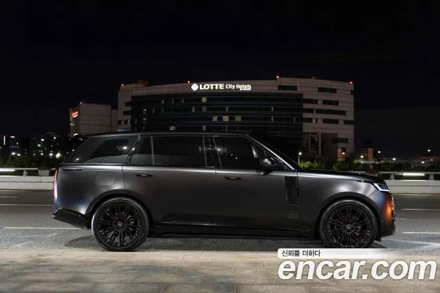 Land Rover Range Rover 2023 thumb 6