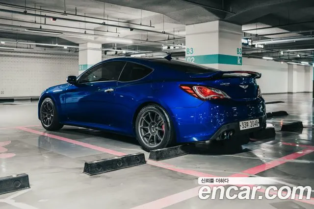 Hyundai Genesis 2013 thumb 2